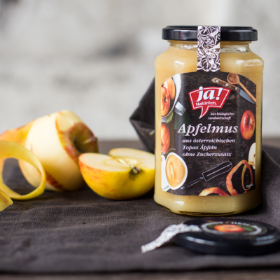 Ein Glas Ja! Natürlich Bio-Apfelmus.