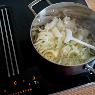 Rosa gebratene Bio-Entenbrust mit Maroni-Rotkraut & Enten-Grammel-Knödel