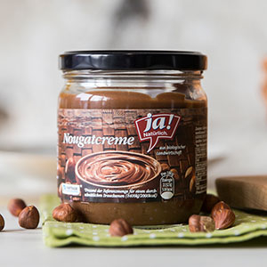 Ein Glas Ja! Natürlich Bio-Nougatcreme.