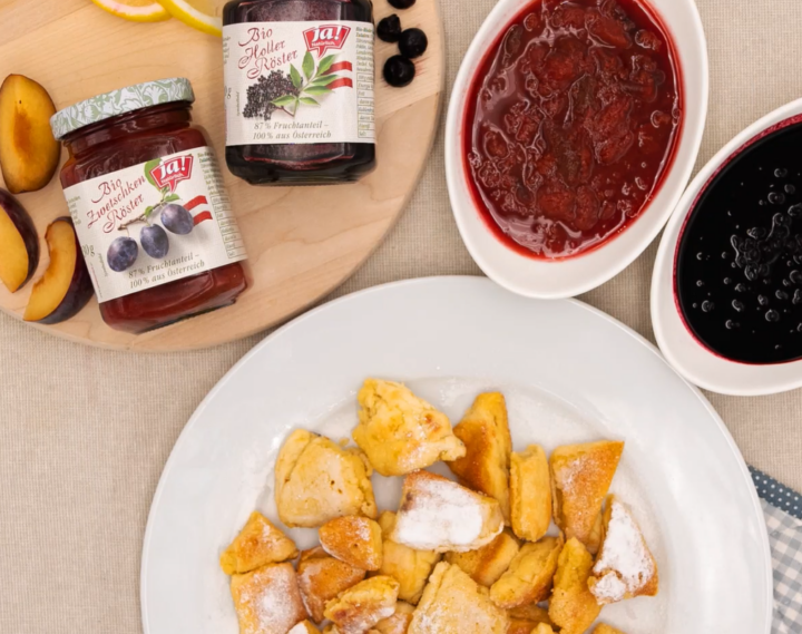 einfacher Kaiserschmarrn mit Zwetschkenröster